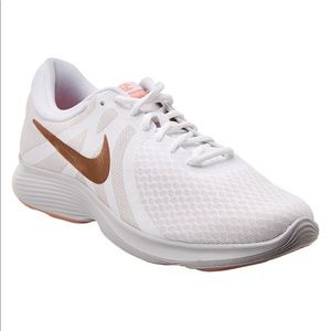 Women’s Nike Revolution 4 running shoe